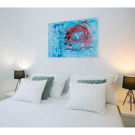 Sweet In Center Of Apartment Split